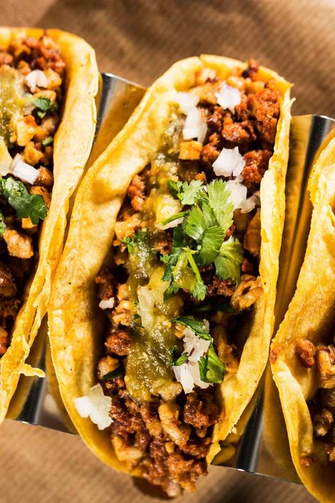 16 Popular Taco Bar Ideas - IzzyCooking Rick Martinez, Slow Cooker Times, How To Make Taco, Winter Cooking, Taco Recipe, Taco Bar, Taco Stuffed Shells, Taco Meat, Tacos Beef