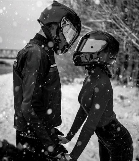 Matching Car And Motorcycle, Motorcycle Couple Photos, Bike Lovers Couple, Biker Couple Photography, Motorcycle Couple Photography, Motorbike Aesthetic, Moter Bike, Biker Couple, Motorbike Art