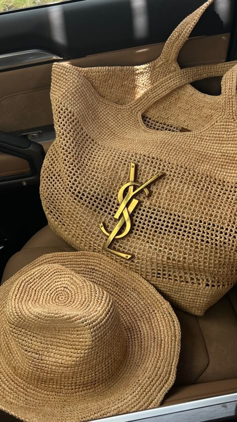 Luxury Purses Aesthetic, Ysl Raffia Bag, Designer Beach Bags, Handbag Aesthetic, Vacation Purse, Expensive Bag, Luxury Bags Collection, Luxury Aesthetic, Fancy Bags