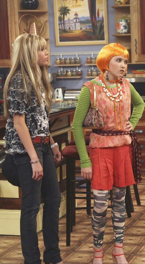 Lola Luftnagle Outfits, Hannah Montana Lola Outfits, Lola From Hannah Montana Costume, Lola Hannah Montana Outfits, Hannah And Lola Costume, Hannah Montana And Lola Costume, Lola Hannah Montana, Hannah Montana And Lola, Lola Luftnagle