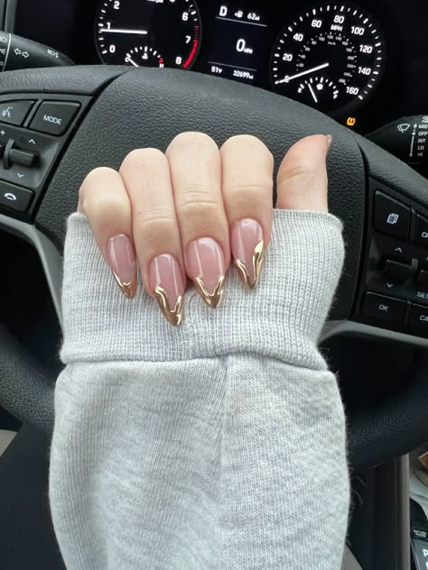 Gold 3d drip acrylic french nails
Ig: @amanda_nailingit Gold Drip Nails, Acrylic French Nails, Unique Almond Nails, Tip Nails Acrylic, Gold Tip Nails, Purple Nail Looks, Elegant Almond Nails, Paznokcie Hello Kitty, Trendy Almond Nails