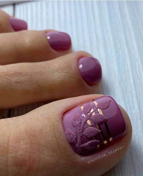 Autumn Pedicure Ideas, Autumn Pedicure, Fall Toe Nail Colors, Halloween Toe Nails, Toe Nail Colors, Fall Toe Nails, Fall Pedicure, Colors For 2024, Zebra Print Nails