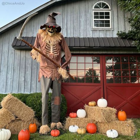 17 Giant Halloween Decorations (2024) Giant Halloween Decorations, Precious Moments Wedding, Halloween Outdoor Decoration, Giant Skeleton, Dragon Halloween, Halloween Diy Outdoor, Giant Pumpkin, Halloween Figures, Halloween Favors