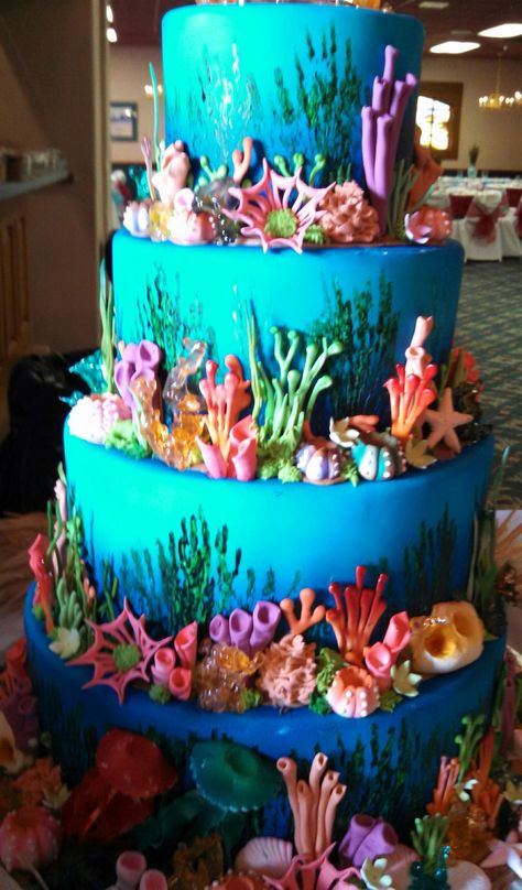 Under the sea wedding cake Under The Sea Wedding Cake, Under Sea Cake Ideas, Under The Sea Cake Ideas, Ocean Cake Ideas, Under The Sea Cakes, Sea Themed Wedding, Ocean Wedding Cake, Cake Mermaid, Ocean Cake