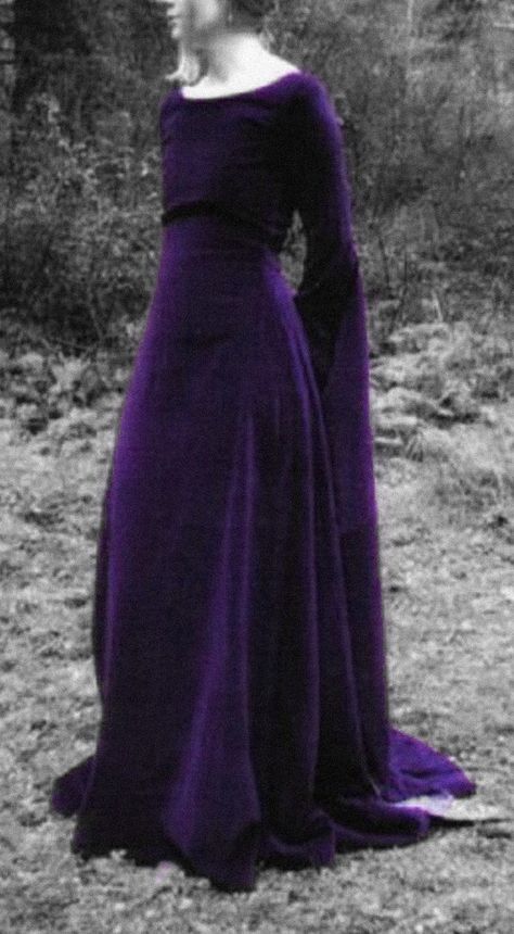 Shrek Aesthetic, Fairy Medieval, Purple Wedding Dress, Fashion Goth, Goth Fairy, Dress Aesthetic, Punk Grunge, Peasant Dress, Sugar Plum