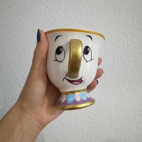 Disney Tassilo Cup Disney Pottery Painting, Disney Pottery Painting Ideas, Disney Clay Ideas, Disney Pottery, Pottery Projects, Pottery Plate, Keramik Design, Clay Vase, Creative Things