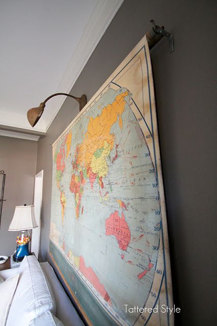 Map Bedroom, Vintage Map Decor, Decorating With Maps, Pull Down Map, Men's Office, Dragon Stuff, Attic Apartment, Map Wall Decor, Ceiling Ideas