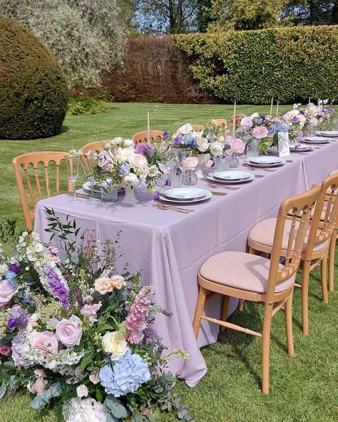 @weddinghelperuk shared a photo on Instagram: “Dining al fresco & layering up all the pastel details for this Bridgerton inspired shoot at @parishshousebath . Loved using my favourite…” • Jun 15, 2021 at 9:15pm UTC Purple Table Settings, Diy Bachelorette, Pastel Wedding Theme, Lavender Baby Showers, Smith Wedding, Bridgerton Inspired, Gold Cutlery, Lilac Wedding, Garden Wedding Venue