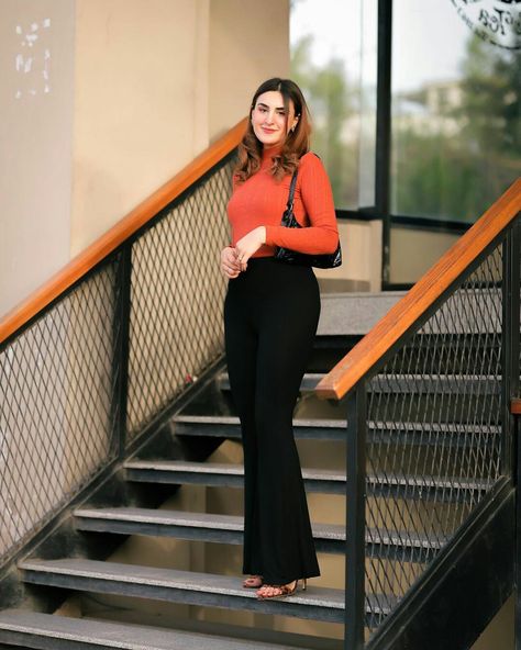 Office Outfits Women Indian, Aaniat Khalid, Office Wear Women Work Outfits, Kylie Jenner Outfits Casual, Office Outfits Women Casual, Classy Winter Outfits, Office Casual Outfit, Office Wear Women, Office Outfits Women