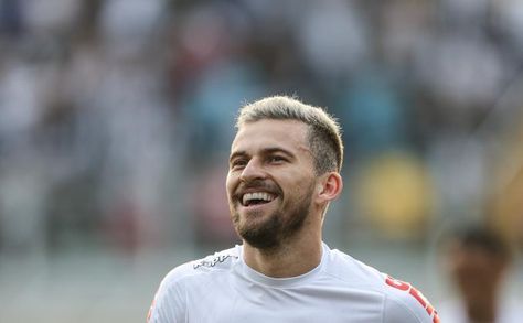 #rumors  Manchester United consider move for Santos midfielder Lucas Lima, according to player's agent Lucas Lima, 27 Years Old, Man United, Manchester United, Manchester, Brazil, The Unit, Mens Tshirts, Santos