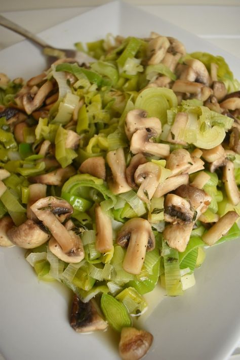 Sauteed Leeks & Mushrooms with Thyme (Clean) ⋆ SomeTyme Place Leeks Mushroom Recipe, Sauteed Leeks Recipes, Leek Side Dish Recipes, Leeks And Mushrooms Recipes, Leek And Mushroom Recipes, Leeks Recipe Side Dishes, Leeks Side Dish, Leek Recipes Side Dishes, Sauteed Leeks