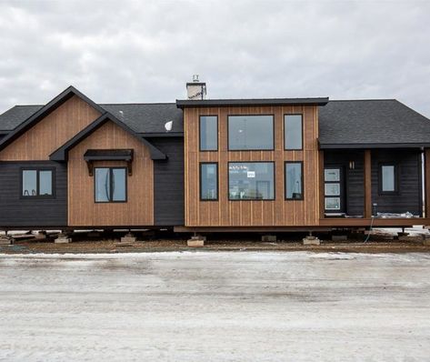 Modular Homes Farmhouse, Small Modular Homes, Small Prefab Homes, Best Modular Homes, Manufactured Homes Floor Plans, Modular Home Plans, Lake Property, Mobile Home Exteriors, Modular Homes For Sale