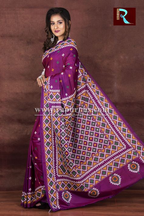 https://flic.kr/p/2aRT7wL | Gujrati Stitch Saree | Exclusive Gujrati Stitch work on Blended Silk Saree   Specification :   Blouse piece : Yes   Length : 6.3 m Kuchhi Work Blouse, Bavriya Work Blouse, Hand Work Saree Design, Kachi Work Blouse, Kuch Work Designs, Saree Hand Embroidery, Kutch Work Saree, Red Saree Blouse, Kutchi Embroidery