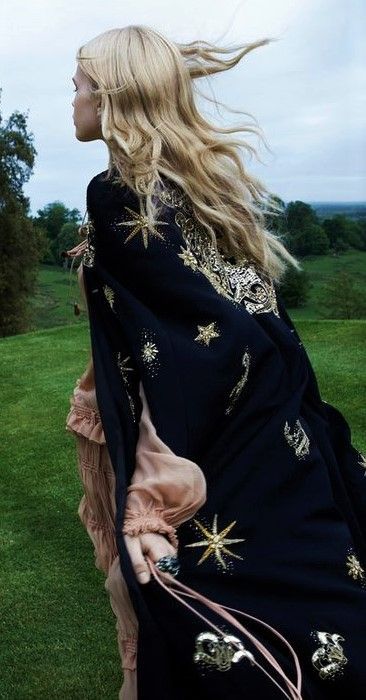 Stella Lucia, Fashion Fotografie, Editorial Vogue, Mode Editorials, Mode Boho, Vogue Japan, 가을 패션, The Grass, Hippie Chic