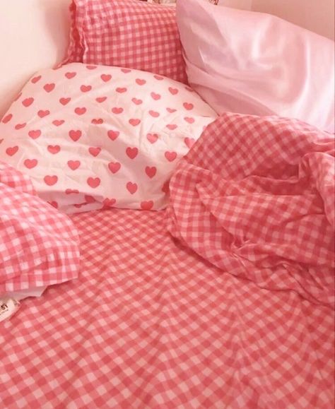 Americana Room, Americana Aesthetic, Lovecore Aesthetic, Vintage Americana, Everything Pink, Room Ideas Bedroom, Red Aesthetic, What’s Going On, Aesthetic Room