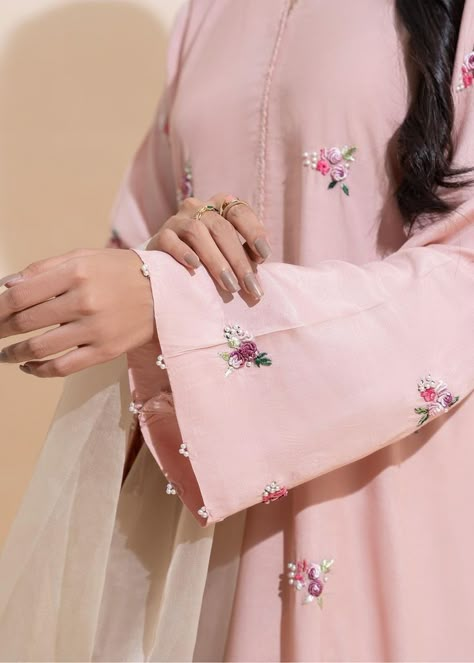 Shirt Dress Embroidery, Hand Embroidery Dress Cotton, Pink Dress Embroidery, Hand Embroidery Dress Design Pakistani, Pink Embroidery Kurti, Hand Embroidery Suits Design, Hand Embroidery On Shirt, Hand Embroidery Designs For Suits, Hand Embroidery On Sleeves