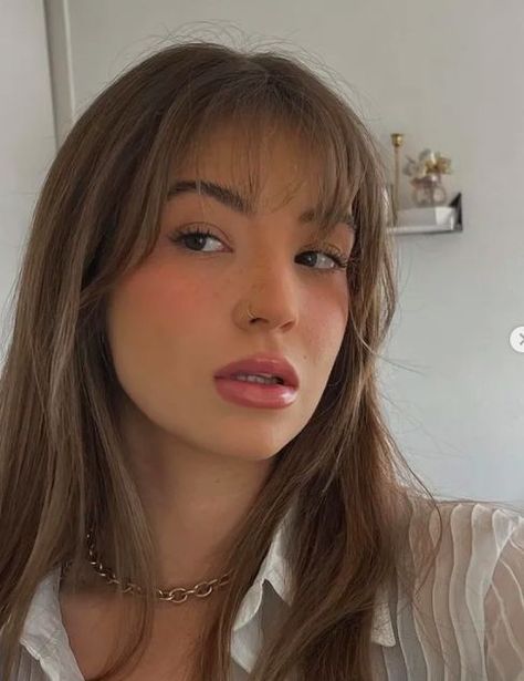 Wispy Bangs Layers Medium Hair, Haircut Ideas Wispy Bangs, Bangs Straight Hair Round Face, Whispy Curtains Bangs Wavy Hair, Super Wispy Bangs Straight Hair, Highlights With Wispy Bangs, Bang Inspo Straight Hair, Blonde Bangs Short Hair, Round Face Wispy Bangs