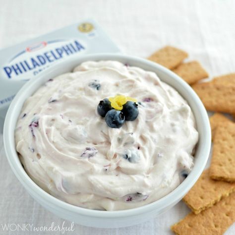 Lemon Blueberry Cheesecake Dip - Dessert made with just 4 ingredients! Easy No Bake Recipe. Blueberry Dip, Blueberry Cheesecake Dip, Marshmallow Fluff Fruit Dip, Dip Dessert, Cheesecake Dip Recipe, Lemon Blueberry Cheesecake, Cheesecake Dip, Sweet Dips, Blueberry Cream Cheese