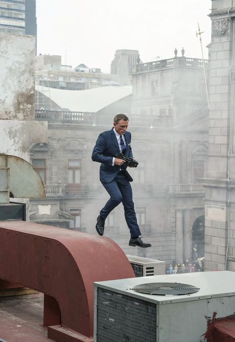 Daniel Craig Spectre, James Bond Outfits, Bond Outfits, Craig Bond, James Herbert, James Bond Style, Daniel Craig James Bond, No Time To Die, Gentleman Aesthetic