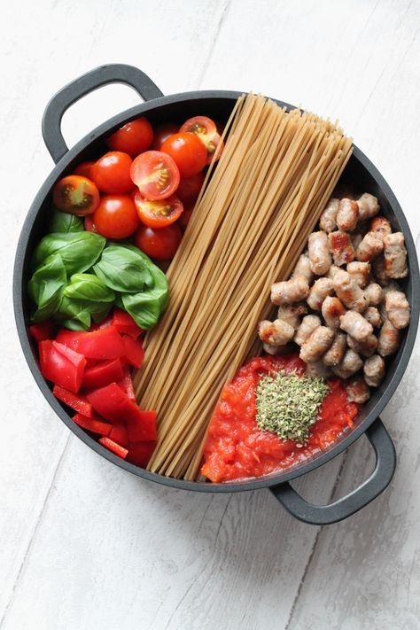 One Pot Creamy Sausage and Tomato Spaghetti made with Gluten Free Brown Rice Pasta. Quick, easy and so delicious! Vegan Fettuccine Alfredo, Tomato Spaghetti, Pot Pasta Recipes, Gluten Free Spaghetti, Brown Rice Pasta, One Pot Pasta Recipes, Roasted Cherry, Spaghetti Recipe, Roasted Cherry Tomatoes