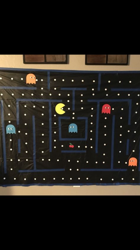 PAC-man maze Pac Man Trunk Or Treat, Pac Man Trunk Or Treat Ideas, Pacman Trunk Or Treat Ideas, Pac Man Decorations, Pac Man Maze, Pac Man Party, Decades Party, Trunker Treat Ideas, 80s Party Decorations