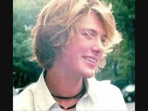 Taylor Hanson one of my first loves Tayte Hanson, Hanson 90s, 2000s Boys Fashion, Taylor Hanson 2000, Taylor Hanson 90s, Taylor Hanson Family, Hanson Brothers, Zack Fair, Taylor York Guitar