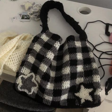 Black, grey and white gingham star crochet bag! - Depop Grey Yarn Crochet Ideas, Black And White Crochet Bag, Grey Crochet Projects, Star Crochet Bag, Black White Crochet, Black And White Crochet, Gray Crochet, Star Crochet, Grey Crochet