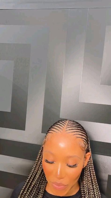 Center Part Cornrow Braids, New Braids Styles 2023, Straight Back Braids With Curly Ends, Swahili Lines Braids, Small Corn Rolls Braids Hairstyles, Nubian Braids Cornrows, Corn Rolls In Front Box Braids In Back, Conrows In The Front Knotless Braids In The Back, Fulani Conrow Braids