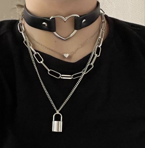 Alt Accessories Aesthetic, Tomboy Assesories, Emo Aethstetic, Tomboy Jewelry, Grunge Necklaces, Accessories Grunge, Egirl Jewelry, Teen Girl Jewelry, Emo Jewelry