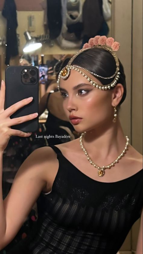 Anastasia Thompson, Ballet Hairstyles, Met Gala Red Carpet, Wardrobe Clothes, House Of The Dragon, Fashion Design Clothes, The Dragon, Figure Skating, Maquillaje De Ojos