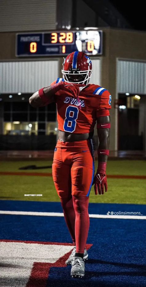 Linemen Football Drip, Football Linebacker Drip, Drippy Football Players, Football Drip Highschool, Football Drip Ideas, Media Day Poses Football, Cool Football Pictures, Drip Ideas, Football Swag