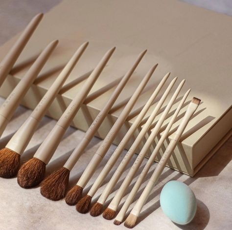 Wooden Makeup Brush Set, Makeup By Ariel, Brand Collage, Content Hacks, Wooden Makeup Brushes, Makeup Companies, Aesthetic Objects, Brushes Makeup, Cosmetic Brush