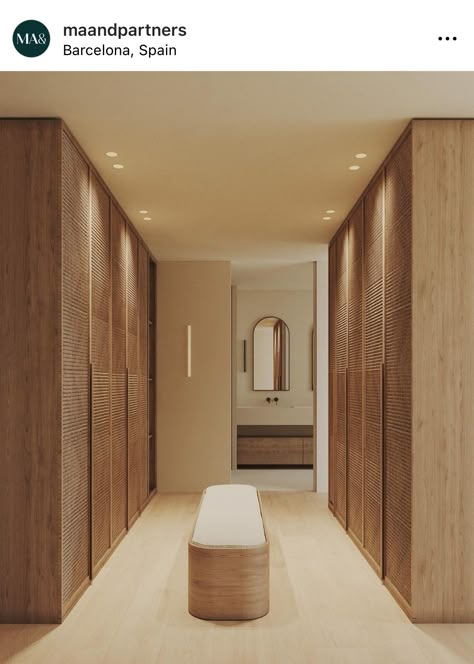 Minimalist Dressing Room, Contemporary Dressing Room, Apartment San Francisco, Rooftop Gym, Japandi Style Bedroom, Dubai Apartments, Minimalist Dressing, Japanese Style Bedroom, Casa Club