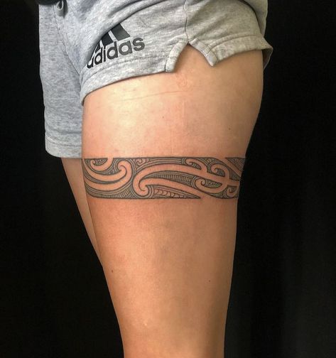 Thigh Tamoko, Cultural Tattoos For Women, Maori Women Tattoo, Elbow Fold Tattoo, Tattoo Ideas Maori, Women Polynesian Tattoo, Tamoko Women, Tamoko Women Maori Tattoos, Tamoko Maori Design