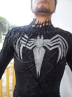 Spiderman Venom Costume, Spiderman Costumes, Venom Eddie, Venom Costume, Realistic Costumes, Venom Carnage, Comic Con Costumes, Eddie Brock, Spider Costume