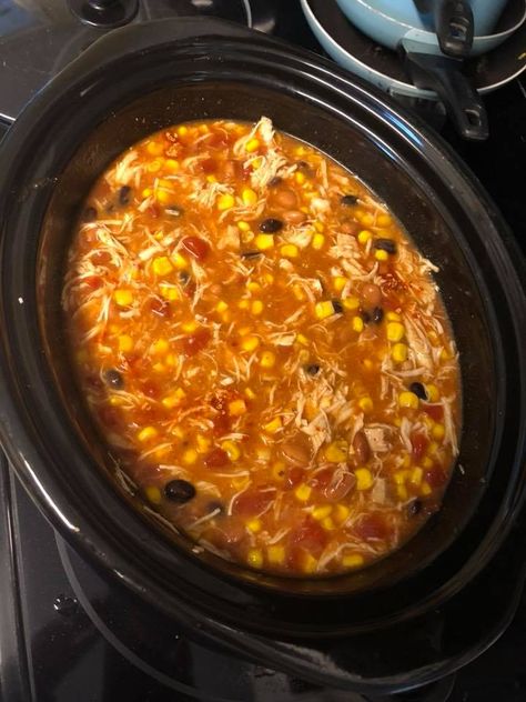 7 Can Chicken Taco Soup, 7 Can Taco Soup, Can Taco Soup, Crockpot Chicken Taco Soup, High Protein Chicken, Chicken Tacos Crockpot, Easy Crockpot Dinners, Taco Soup Recipe, Chicken Taco Soup