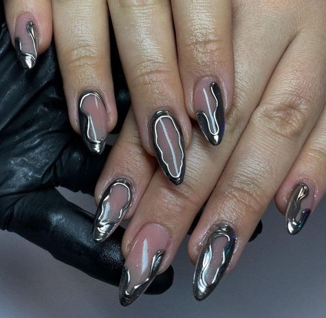 Silver Nails Metallic, Silver Chrome Drip Nails, Mettalic Nail, Metallic Holiday Nails, Metallic Aura Nails, Melted Chrome Nails, Metalic Nails Aesthetic, Metallic Design Nails, Melted Metal Nails