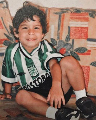 Diego Lainez de pequeño Mexico Team, Mexico National Team, Pregnancy Belly Photos, Riverdale Cheryl, Belly Photos, Cute Football Players, Soccer Boyfriend, Football Boyfriend, Celebrities Then And Now