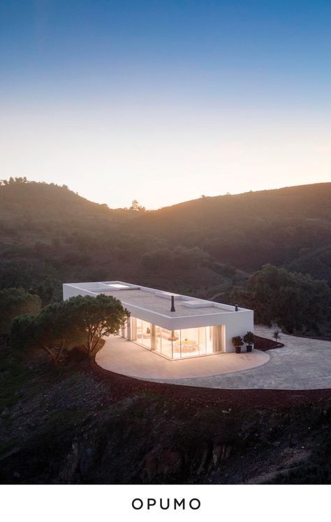 House In Portugal, Silves Portugal, Best Architecture Design, Elderly Housing, Modern Home Architecture, Southern Portugal, Portugal House, Minimalist Homes, Rural Architecture