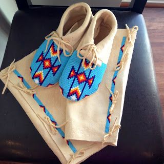 Creative Native Boutique: Women's Fully Beaded Moccasins & Leggings Native American Boots, Baby Moccasin Pattern, Native American Moccasins, Moccasin Pattern, Indian Beadwork, Beaded Moccasins, Knitting Patterns Free Blanket, Native American Regalia, Beads Craft Jewelry