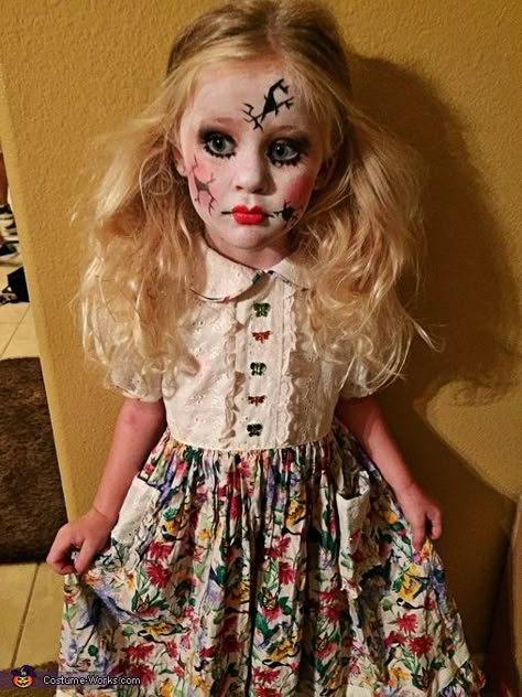 Cracked Doll - 2015 Halloween Costume Contest via @costume_works Broken Doll Costume, Creepy Doll Costume, Cracked Doll, Diy Doll Costume, 2015 Halloween Costumes, Annual Halloween Party, Doll Halloween Costume, Kids Halloween Costumes, Broken Doll