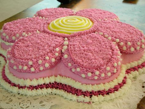 Daisy Cake Daisy Cake, Daisy Cakes, Preppy Party, Cake Decor, Flower Cake, Flower Shape, Cake Decorating, Dessert Recipes, Dancing