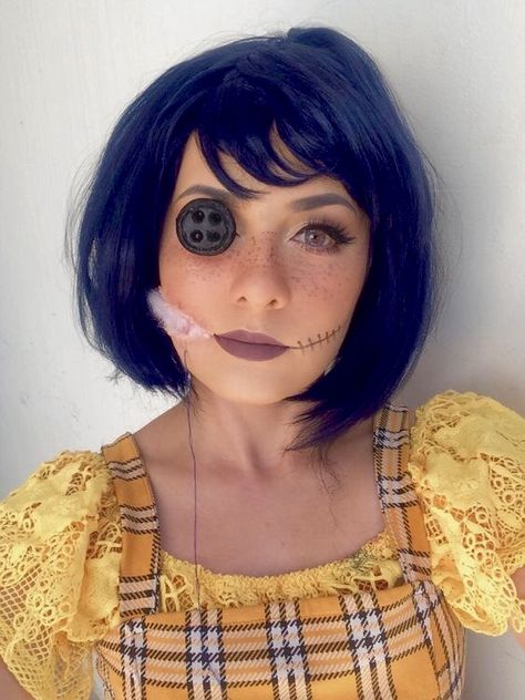 Coraline Halloween Costume, Coraline Makeup, L Cosplay, Coraline Costume, Creepy Halloween Makeup, Halloween Costumes College Girls, Diy Halloween Costumes For Kids, Halloween Makeup Scary, Horror Makeup