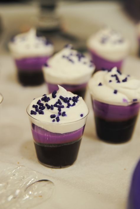 Purple Party Snack Ideas, Purple Dessert Shooters, Purple Sweets Table, Purple Jello Desserts, Purple Party Treats, Purple Desserts Ideas, Purple Foods For Color Party, Purple Party Food, Purple Cheesecake