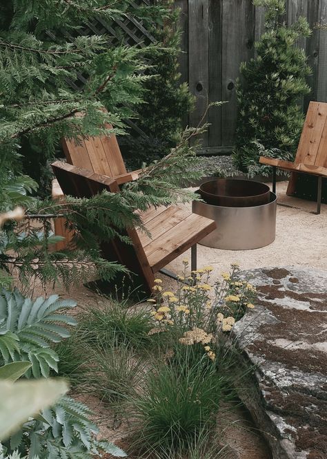 A dyad of mixed metals. The Concentric Fire Pit’s outer shell is made from stainless steel, paired with an inner ring of rusted steel. Large Outdoor Fire Pit, Urban Yard, Northern Garden, Retreat Activities, Weathered Steel, Functional Sculpture, Rusted Steel, Rv Campsite, Australian Native Garden