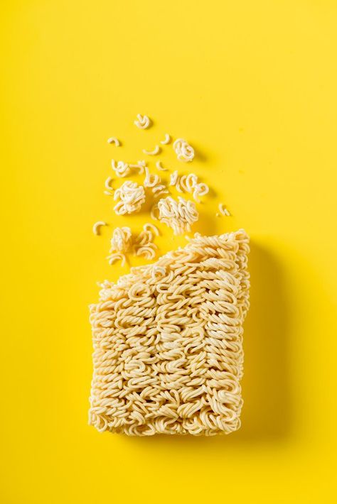 Ramen Noodle Photography, Instant Noodles Aesthetic, Noodle Aesthetic, Yummy Easy Recipes, Ramen Aesthetics, Noodles Photography, Raw Noodles, Noodles Aesthetic, Noodle Art