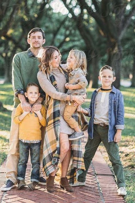 Family Picture Outfits Blue And Green, Yellow And Green Family Photos, Fall Family Portrait Outfit Ideas, Family Pictures Mustard Yellow, Fall Family Photos Mustard Yellow, Green And Mustard Family Photos, Mustard Yellow Photography Family Photos, Family Photos With Yellow, Fall Family Photos Blue And Tan