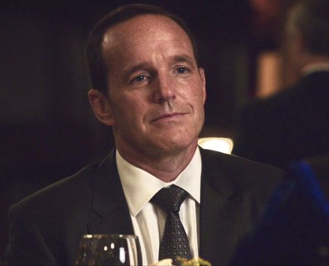 Deke Shaw Agents Of Shield, Agents Of Shield Computer Wallpaper, Quake Agents Of Shield, Agents Of Shield Yoyo, Marvel Shield, Clark Gregg, Phil Coulson, Marvels Agents Of Shield, Marvel Tv