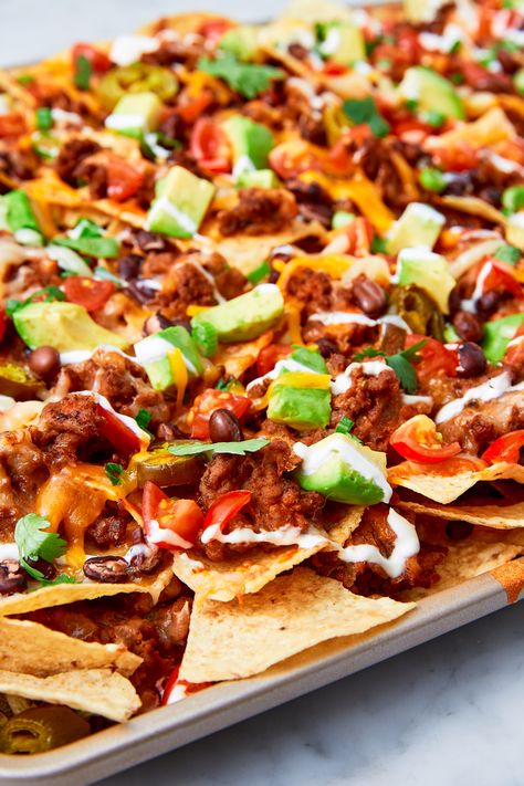 Nachos SupremeDelish Nacho Tray, Nachos Supreme Recipe, Salsa Avocado, Beef Nachos, Nachos Supreme, Nachos Recipe Easy, Superbowl Snacks, Nachos Recipe, Ground Beef Recipes Easy