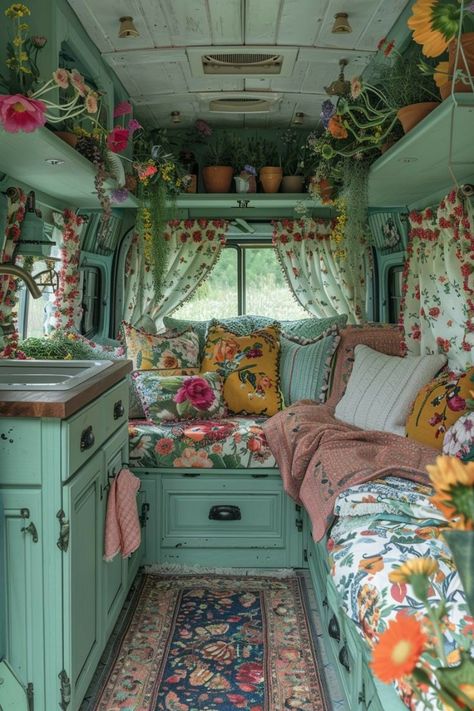 Vardo Wagon, Hippie Camper, Vintage Trailer Interior, Fairytale House, Trailer Interior, Vw Vintage, Camper Makeover, Bohemian House, Rv Decor